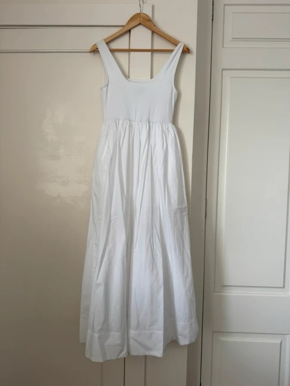 Sleeveless White Scoop-Neck Maxi Dress